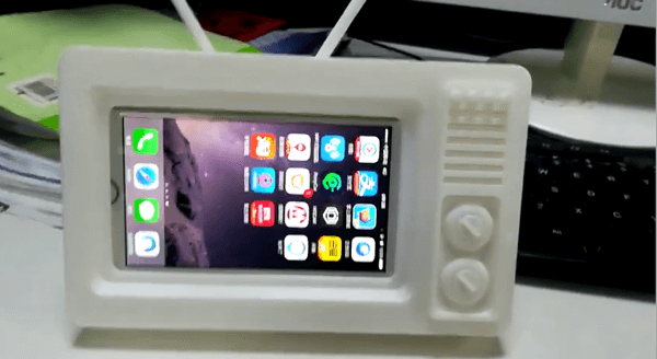 一技術宅的腦洞：3D打印復古電視機竟能‘吃掉’手機！